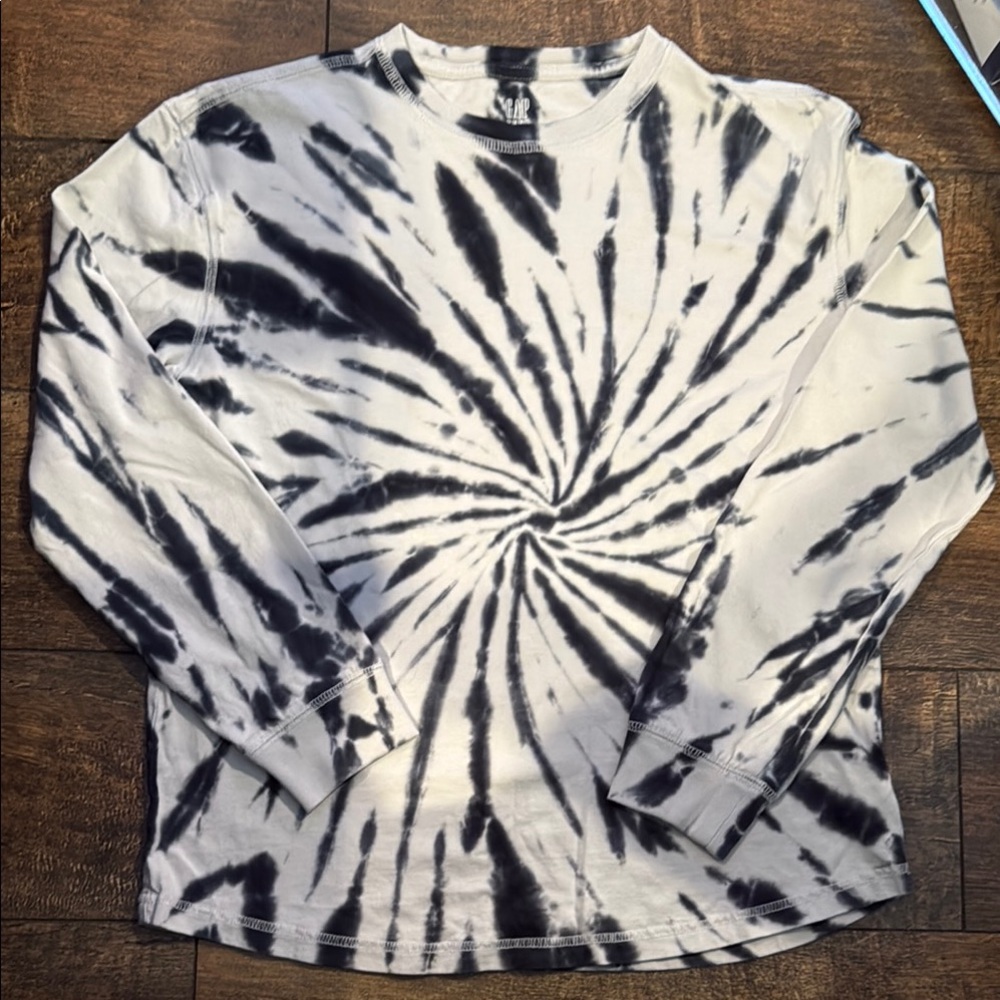 Gap Teen long sleeve tee- size 12. Tons of life left!